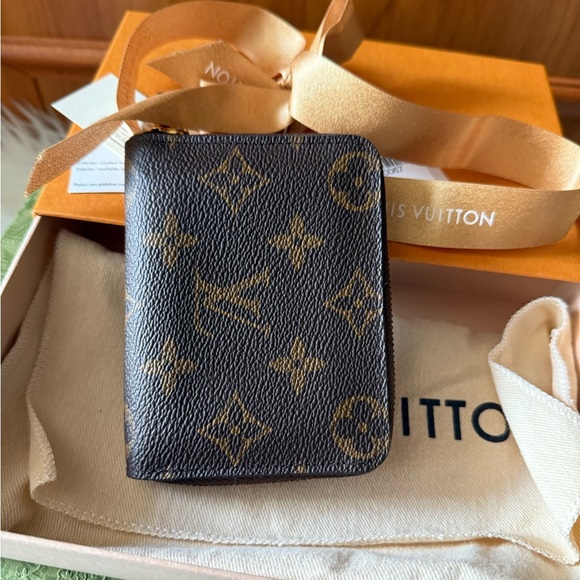 🤎 Louis Vuitton Monogram Zippy Coin Wallet 🤎 - Picture 9 of 15